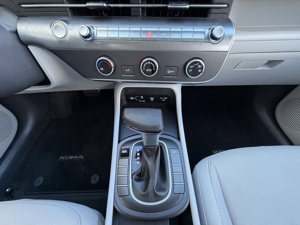 Certified 2024 Hyundai Kona SE image 14