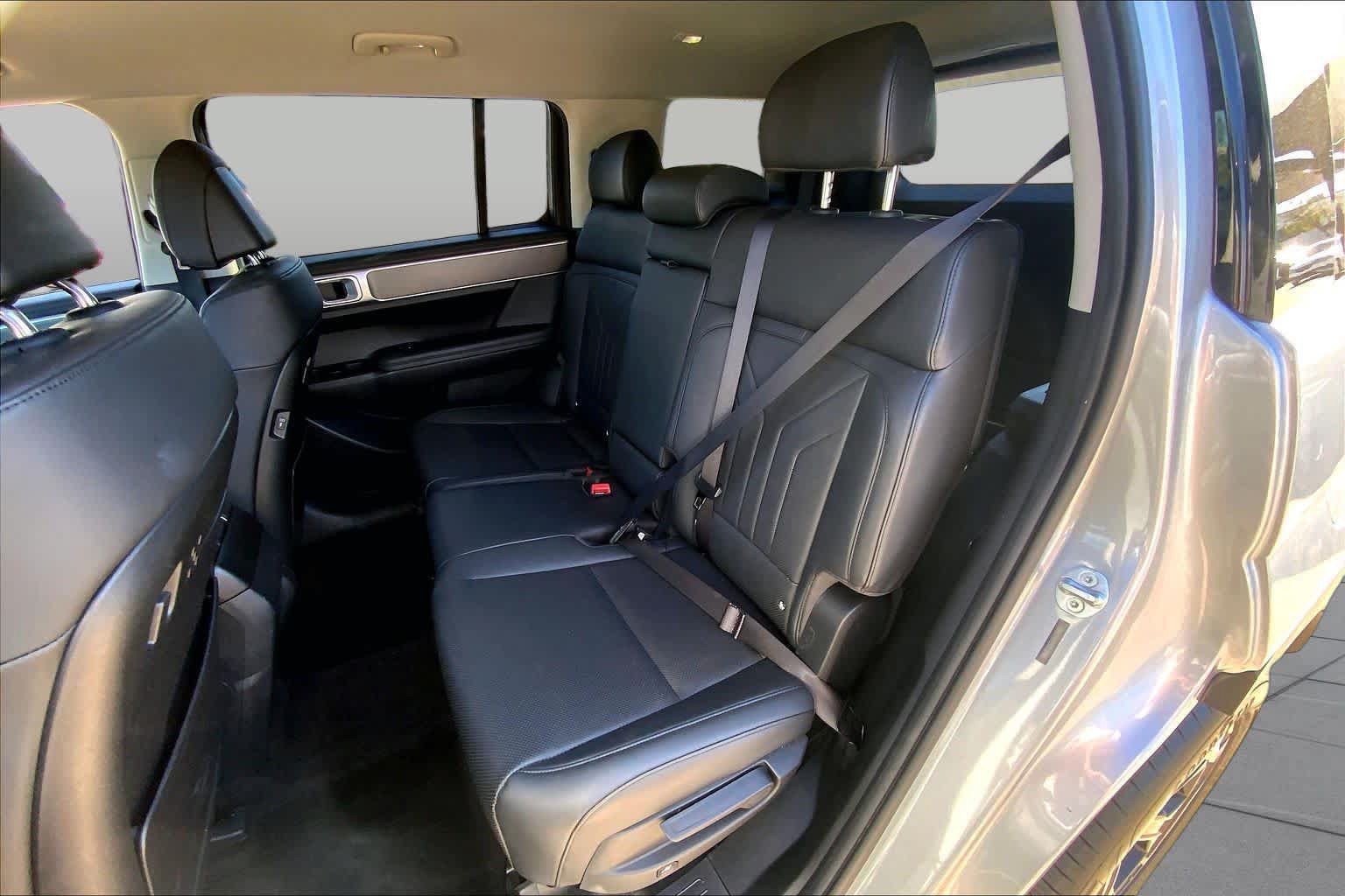 Used 2025 Hyundai Santa Fe SEL AWD/4WD image 19