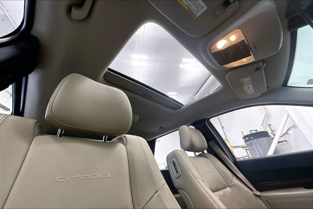 Used 2016 Dodge Durango Citadel w/ Premium Entertainment Group image 17