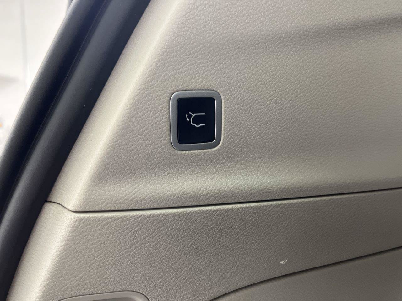 Used 2024 Chrysler Pacifica Touring-L FWD image 30