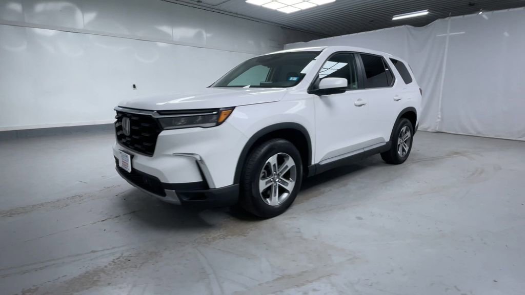 Certified 2025 Honda Pilot EX-L image 4