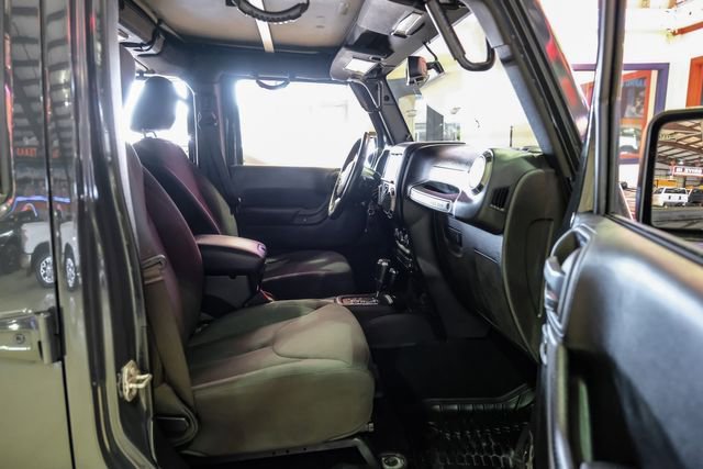 Used 2017 Jeep Wrangler Unlimited Willys image 30