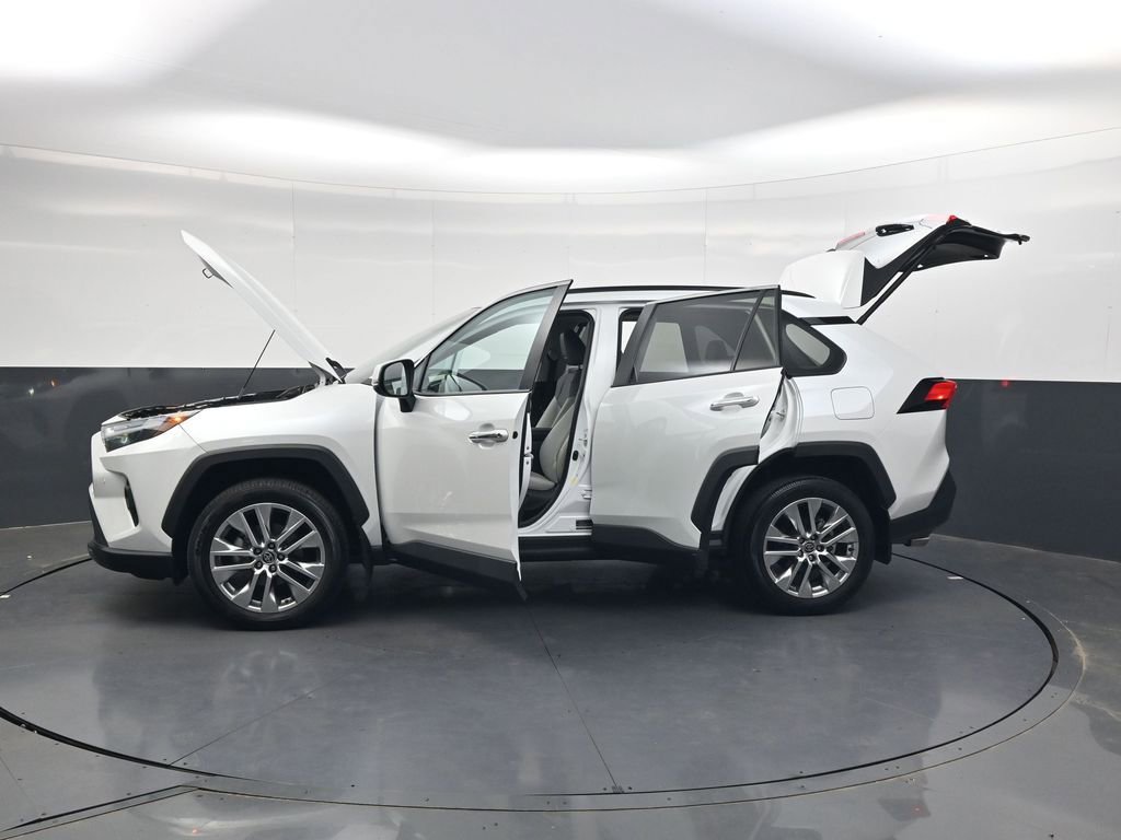 Used 2024 Toyota RAV4 Limited FWD image 33
