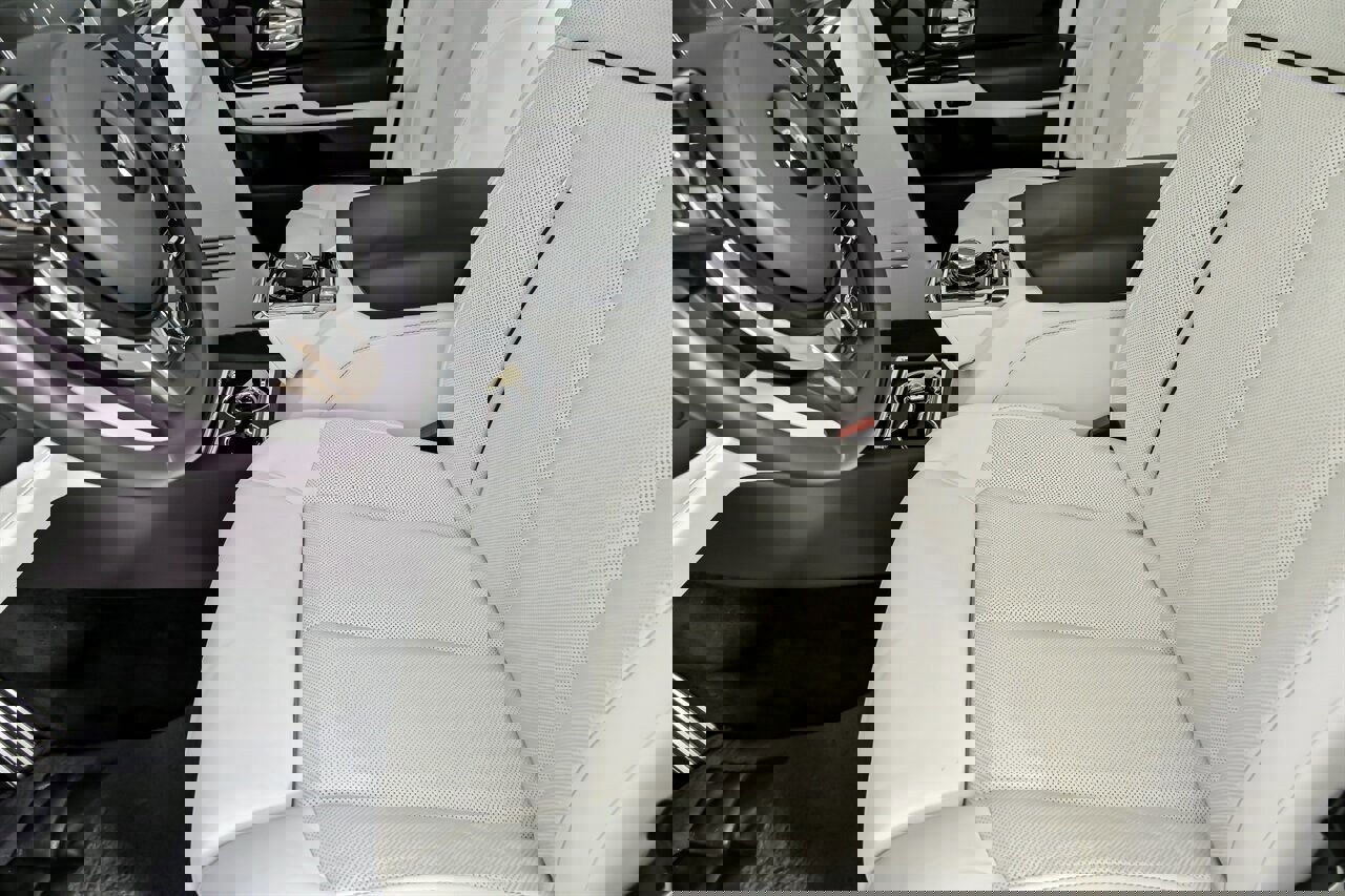 Used 2018 Rolls-Royce Phantom Sedan image 22