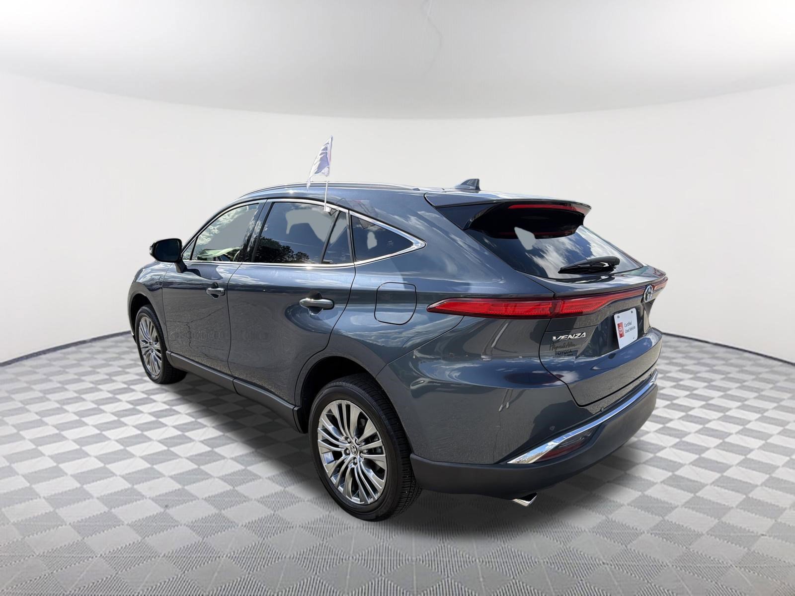 Certified 2021 Toyota Venza XLE w/ Softex Package image 15