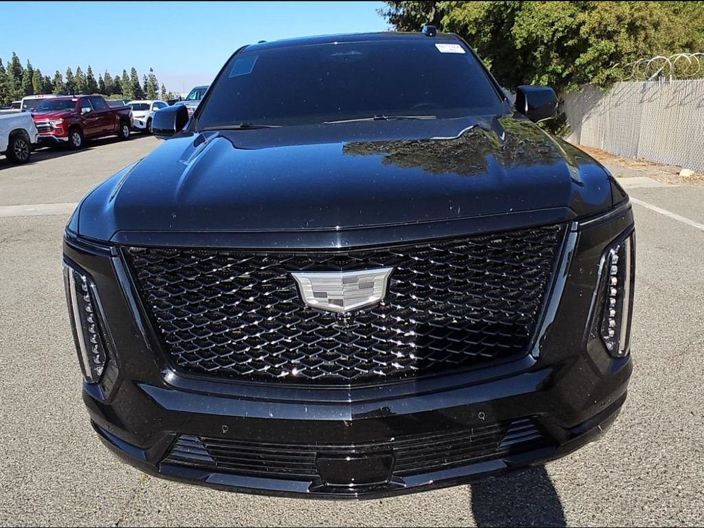Used 2025 Cadillac Escalade ESV Sport w/ LPO, ONYX Package AWD/4WD image 7