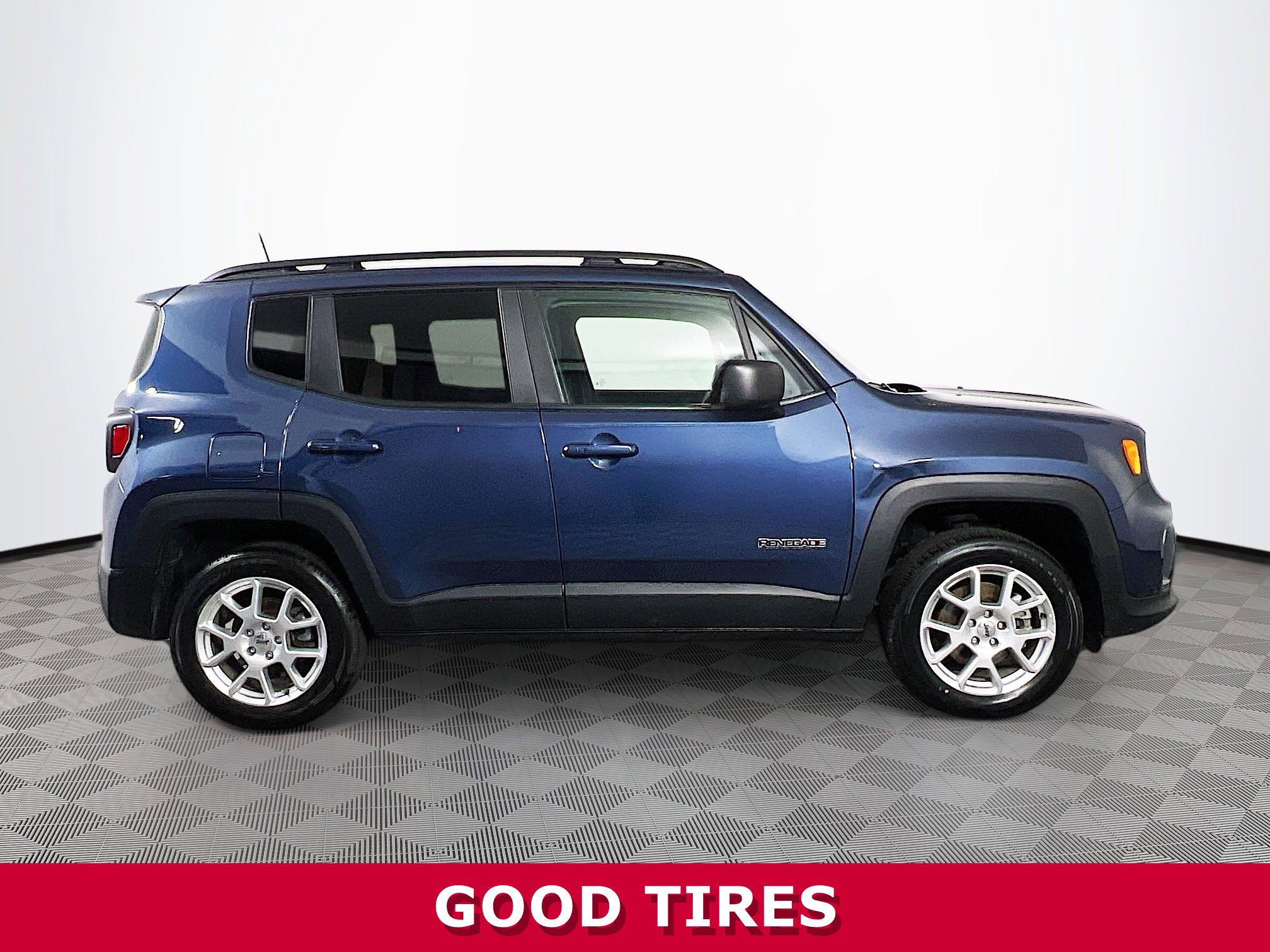 Used 2022 Jeep Renegade Latitude AWD/4WD image 30