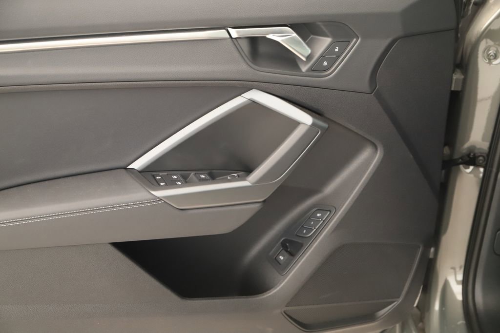 New 2025 Audi Q3 2.0T Premium image 24