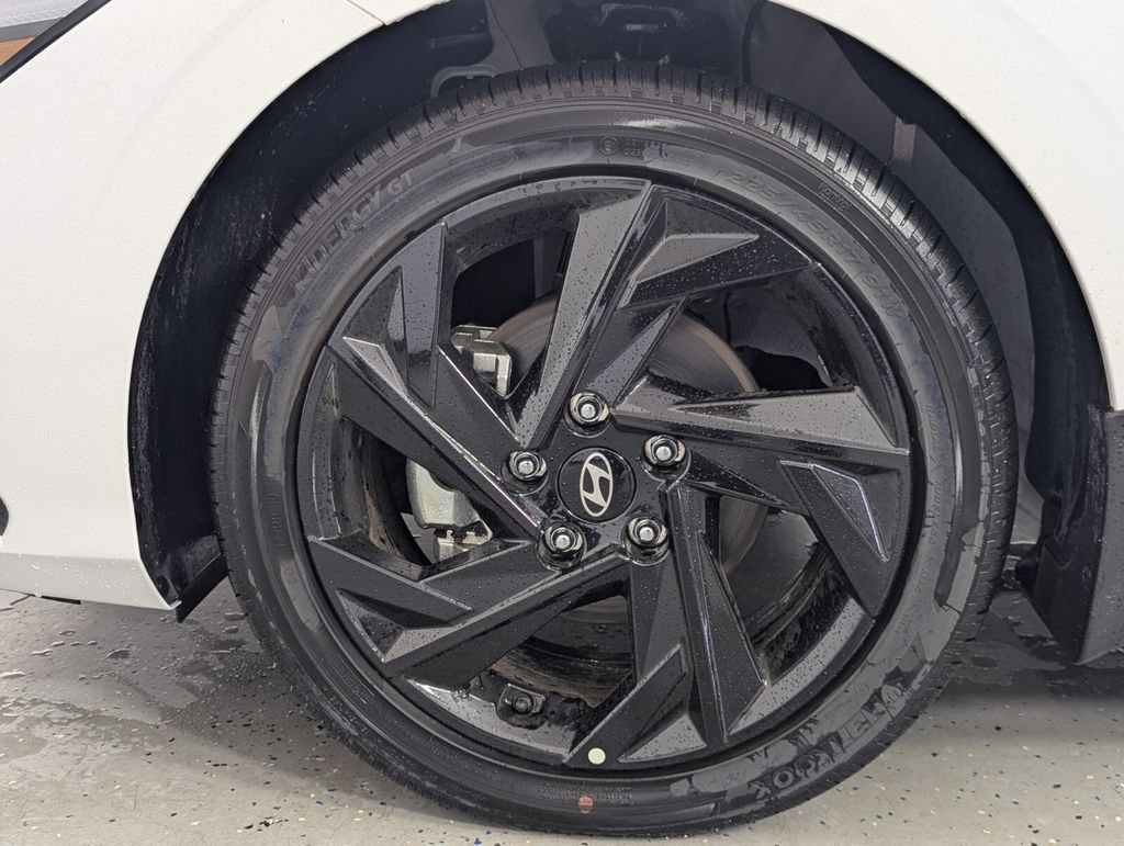 New 2026 Hyundai Elantra SEL FWD image 8