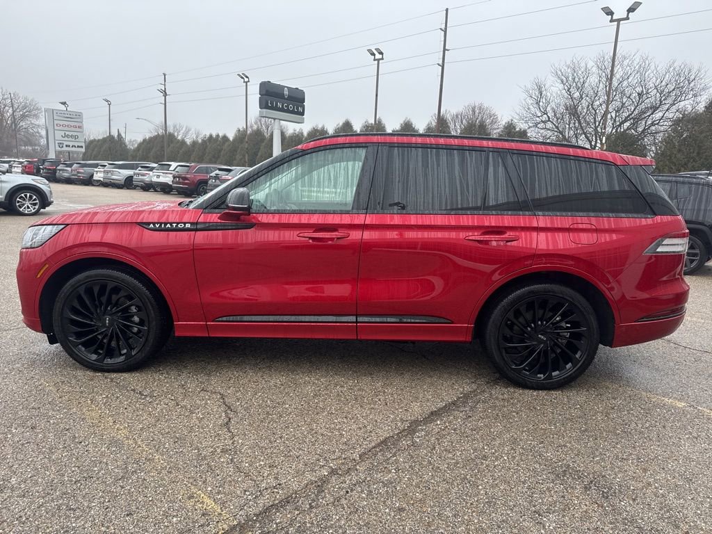 Used 2025 Lincoln Aviator Reserve w/ Equipment Group 201A image 4