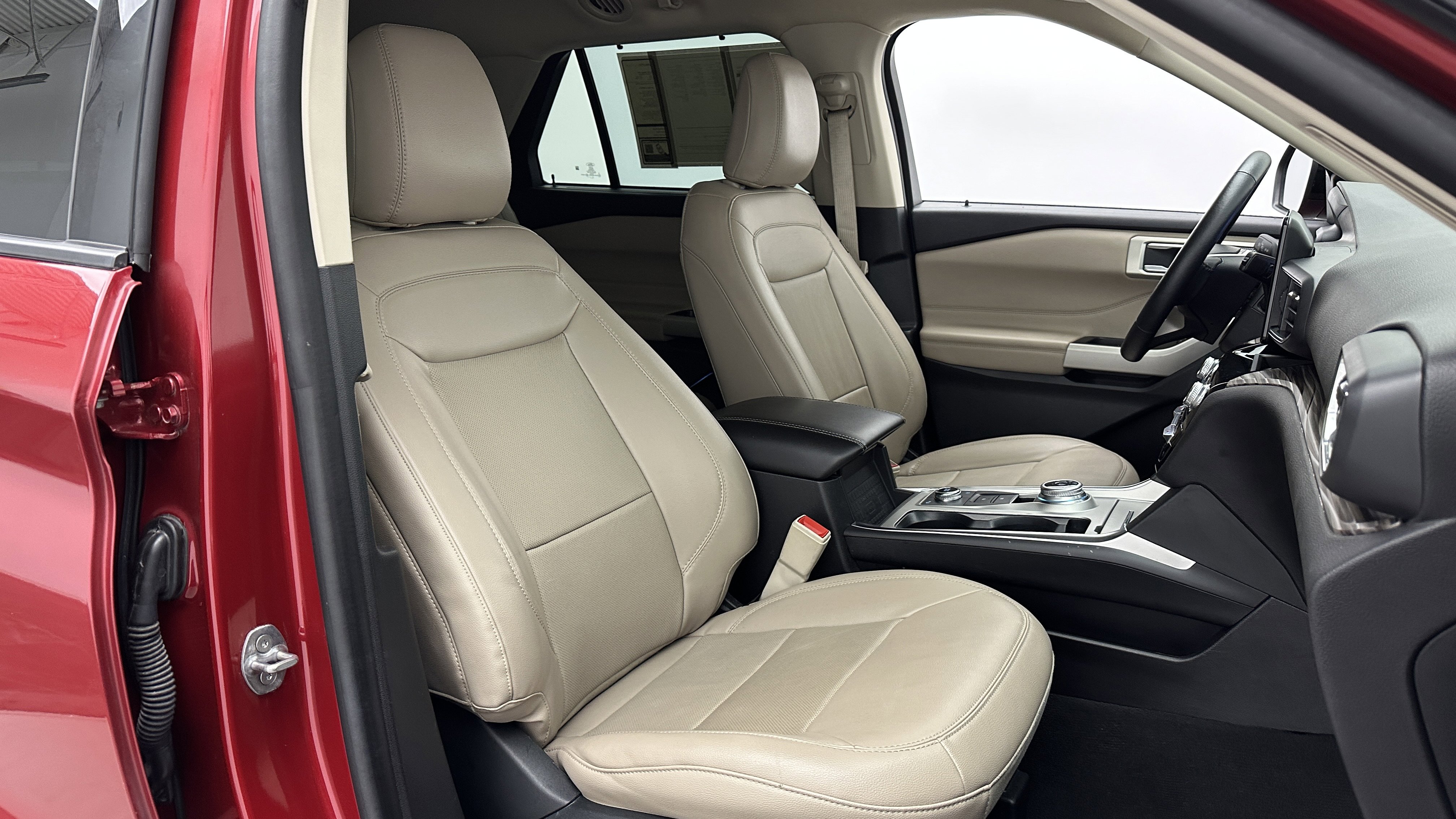 Used 2023 Ford Explorer Limited image 40