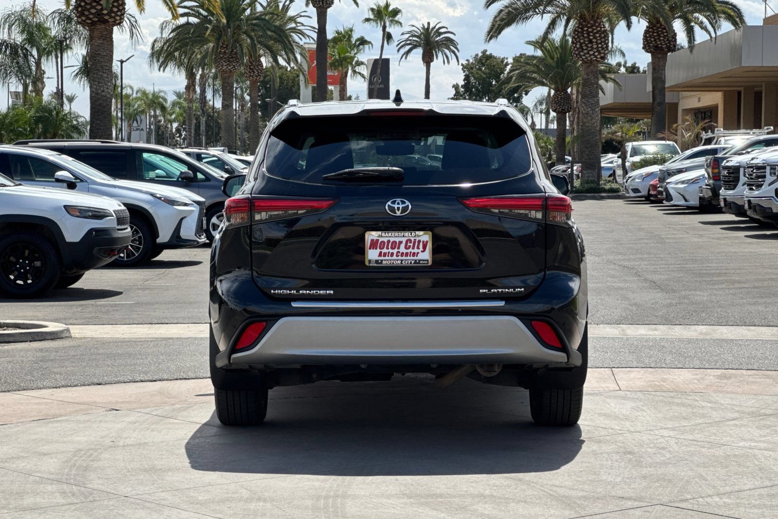 Used 2021 Toyota Highlander Platinum FWD image 5