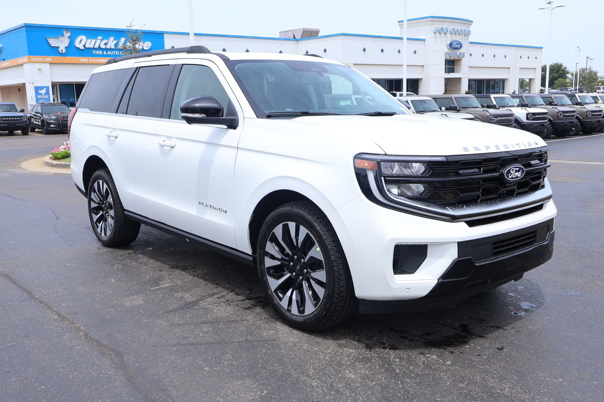 New 2027 Ford Expedition Platinum w/ Driver's Package AWD/4WD image 1