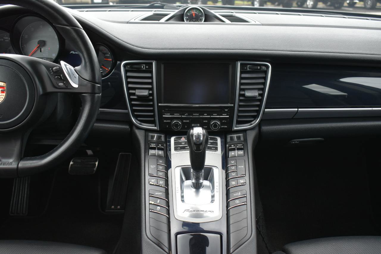 Used 2013 Porsche Panamera 4S image 19