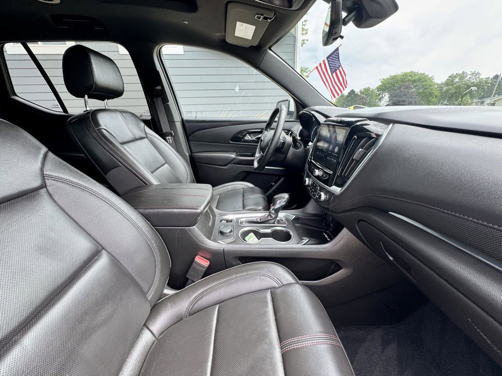 Used 2023 Chevrolet Traverse RS image 22