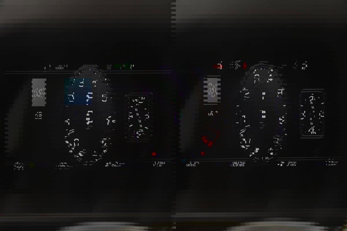 Used 2023 Land Rover Defender 110 V8 image 18