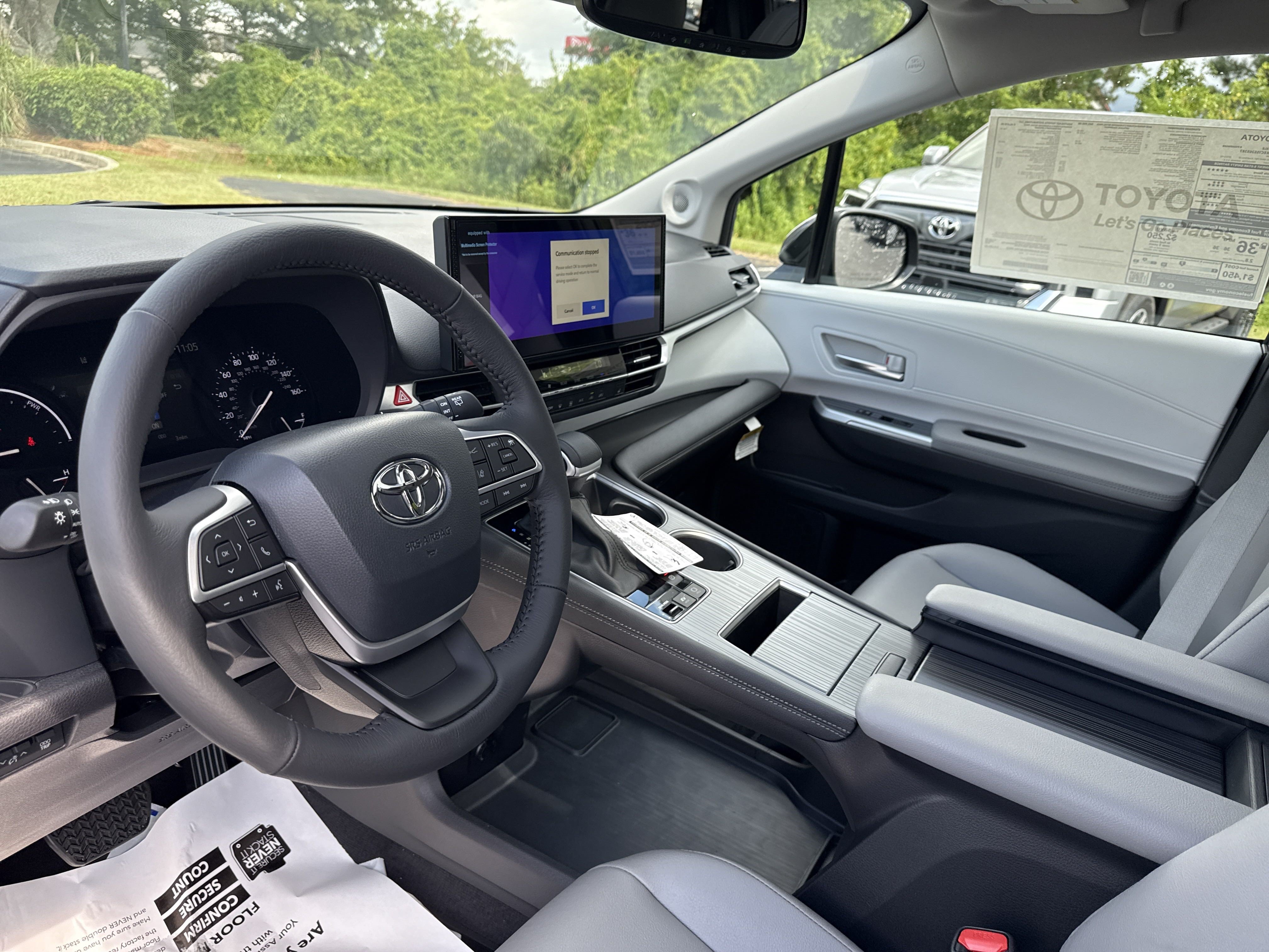 New 2025 Toyota Sienna XLE w/ XLE Plus Package FWD image 15