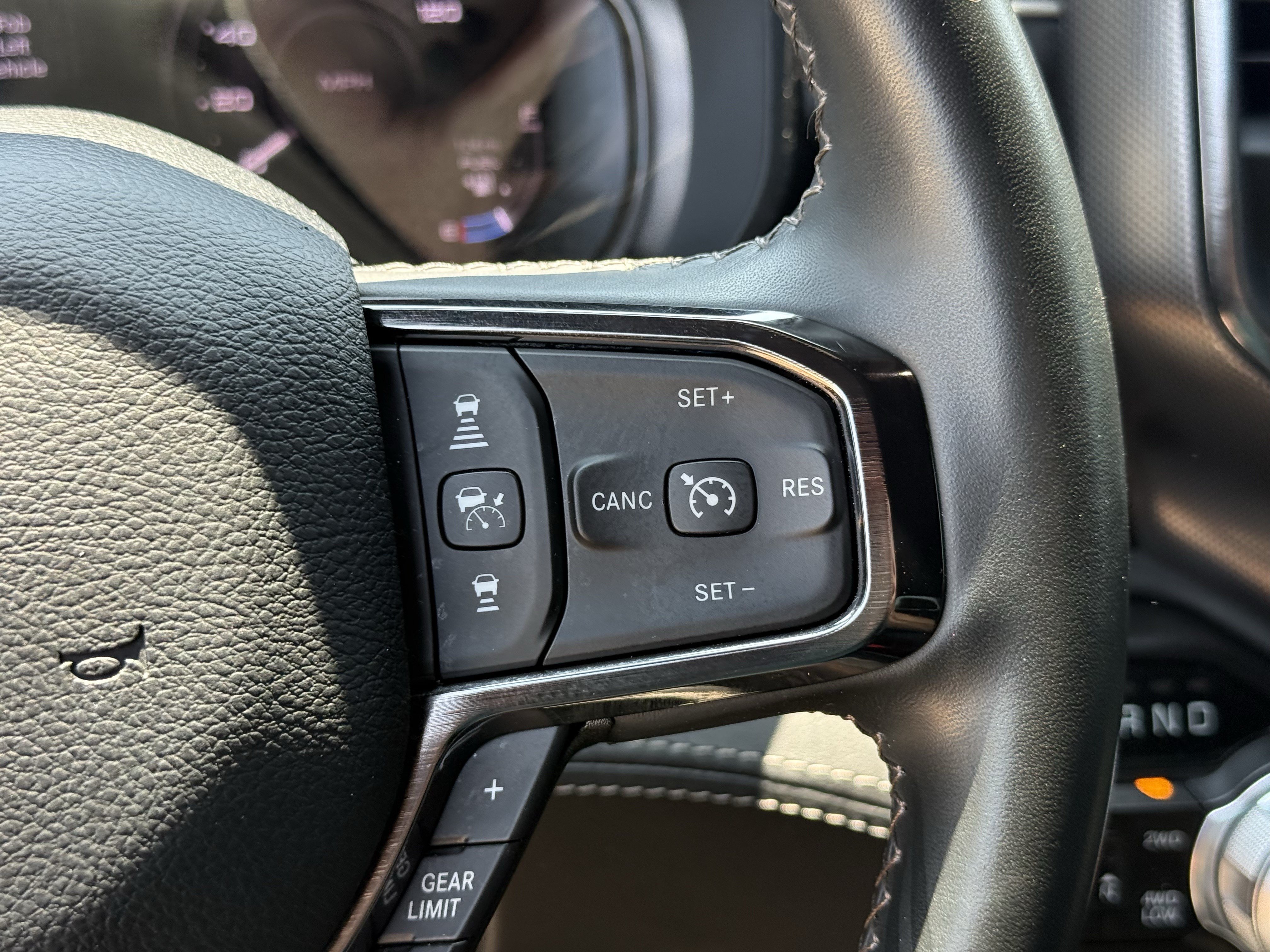 Used 2024 RAM 1500 Limited AWD/4WD image 17