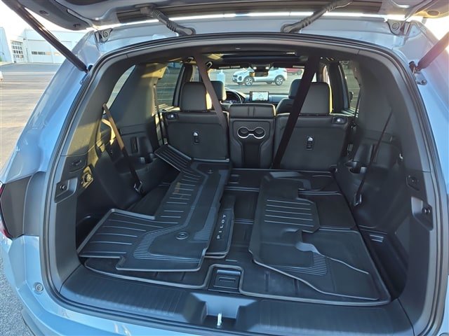 Used 2025 Honda Pilot Black Edition image 20