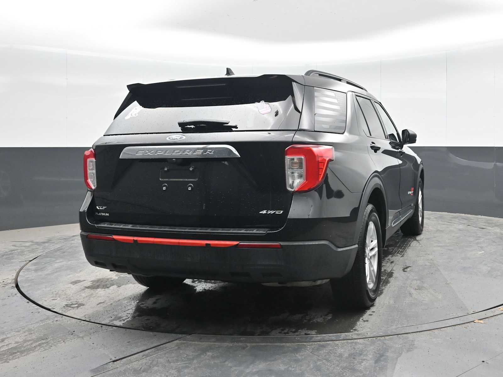 Used 2021 Ford Explorer XLT AWD/4WD image 10
