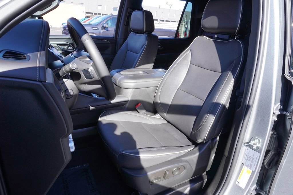 Certified 2023 GMC Yukon SLT w/ SLT Luxury Package image 15