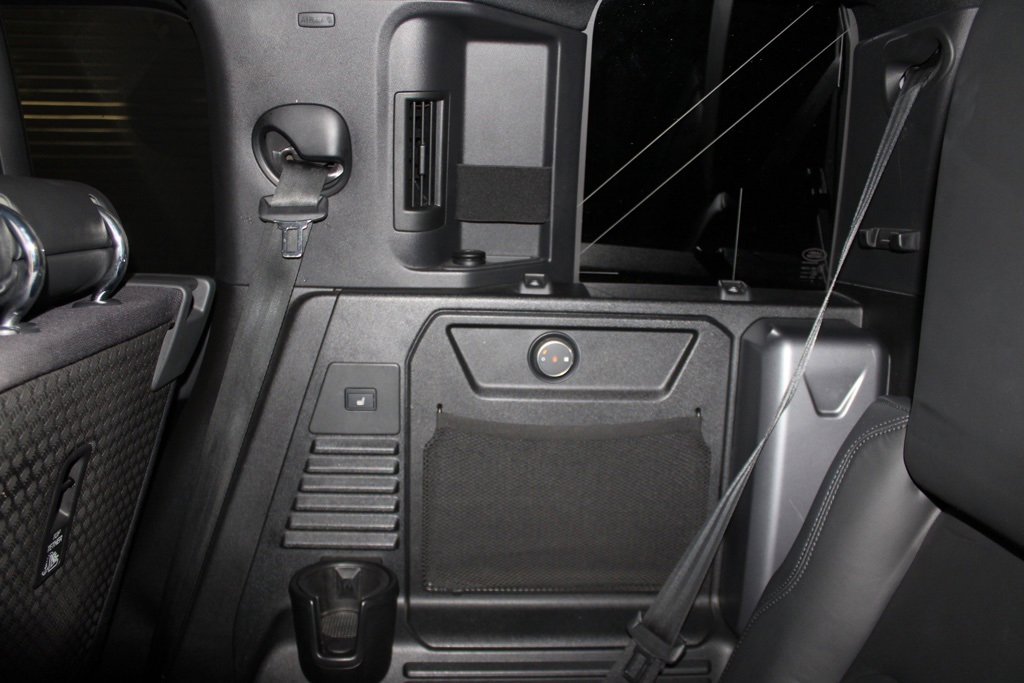 Used 2020 Land Rover Defender 110 X image 46