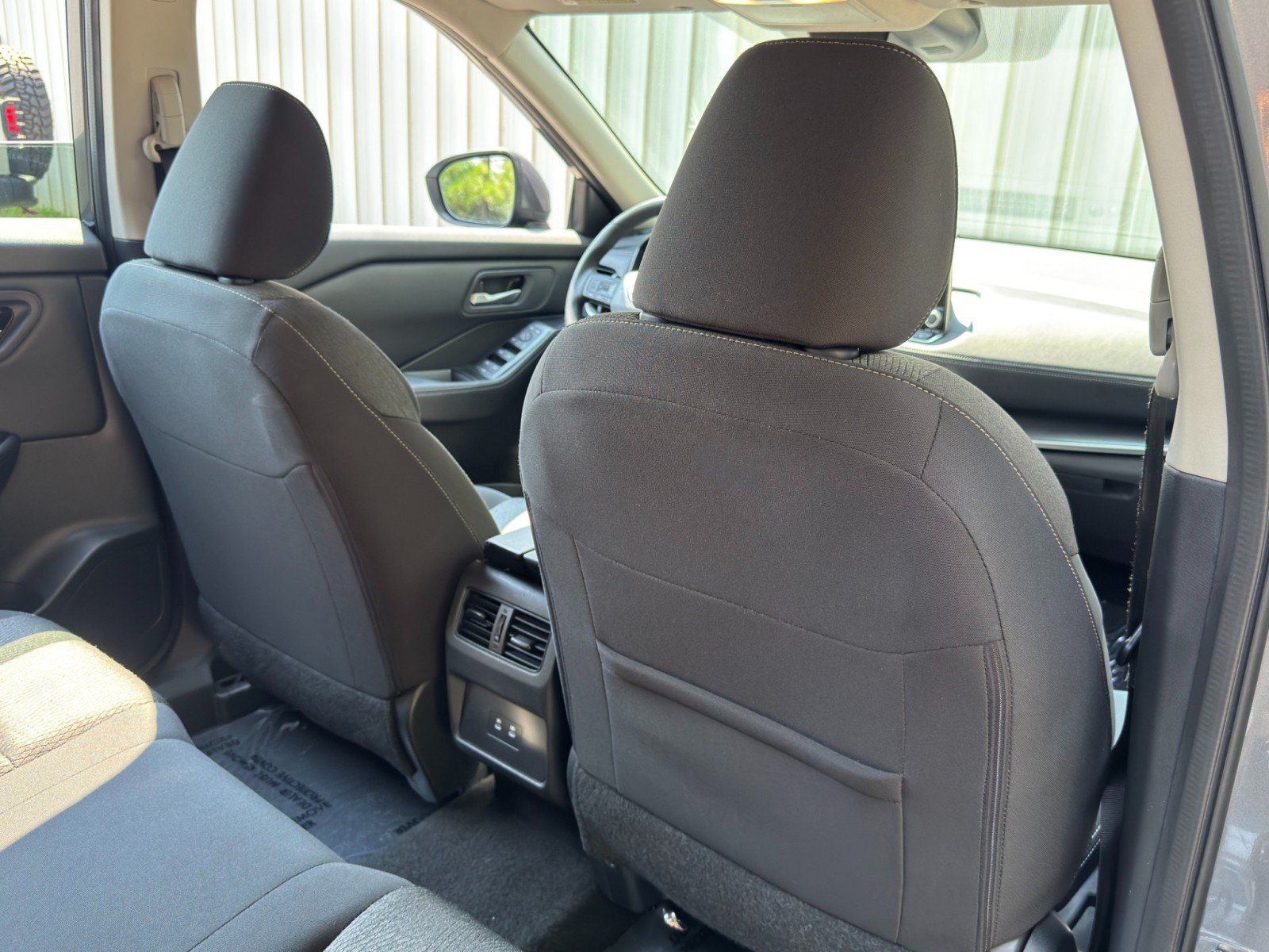Used 2025 Nissan Rogue SV FWD image 30