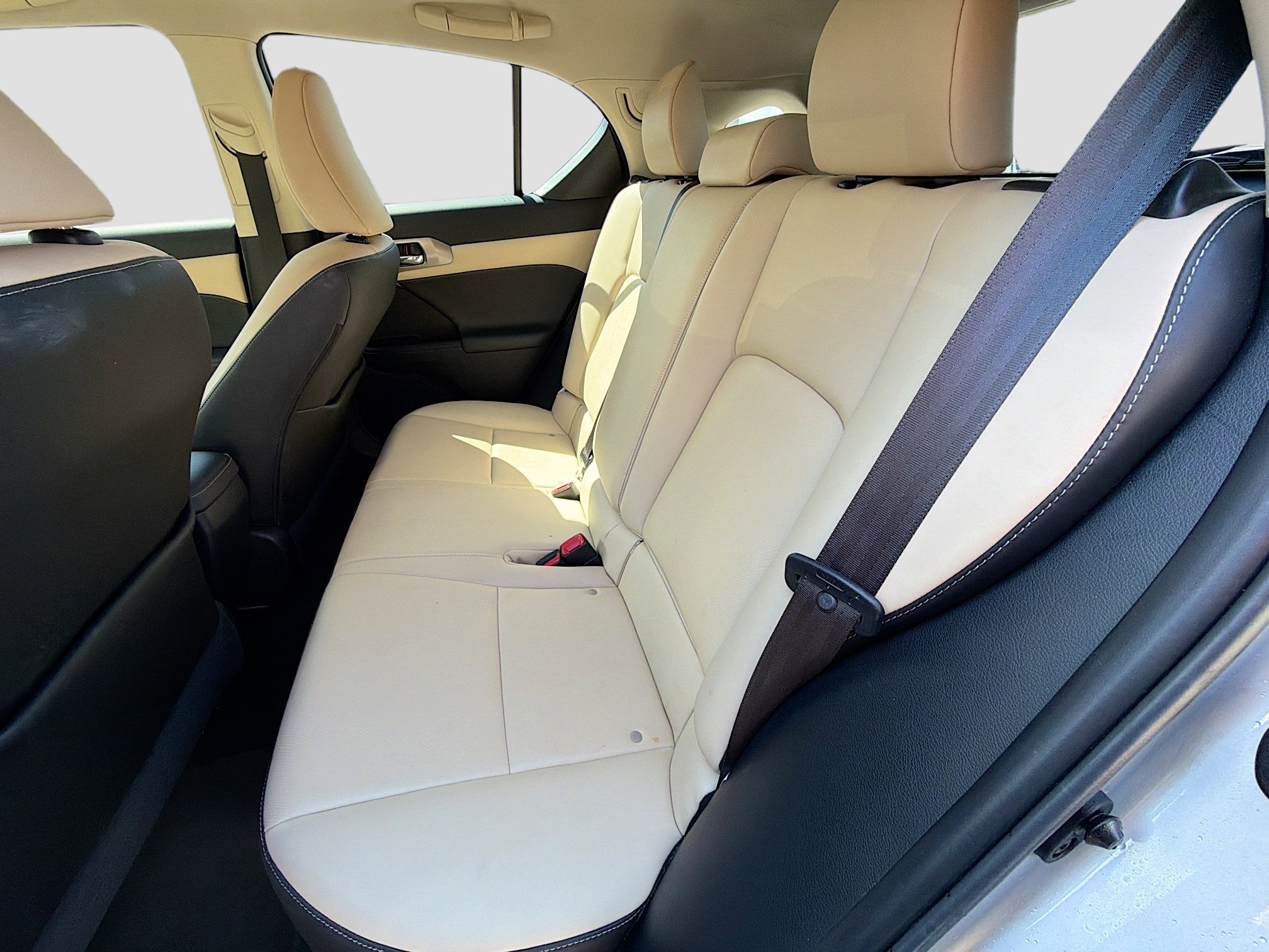 Used 2015 Lexus CT 200h w/ Navigation Package image 19