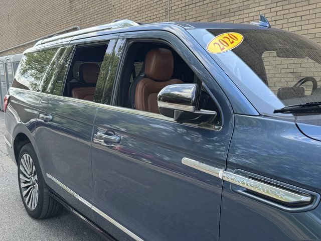 Used 2020 Lincoln Navigator L Reserve w/ Luxury Package AWD/4WD image 3
