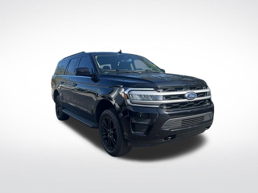 Used 2023 Ford Expedition Max XLT image 2