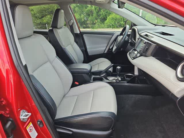 Used 2016 Toyota RAV4 Limited FWD image 19