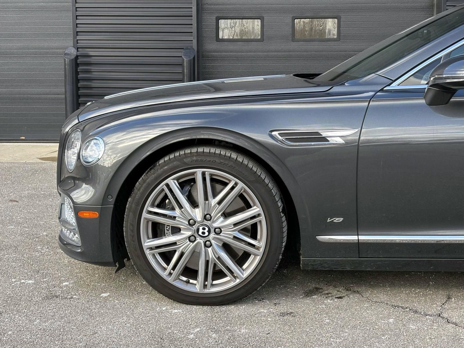 Used 2022 Bentley Flying Spur V8 image 6