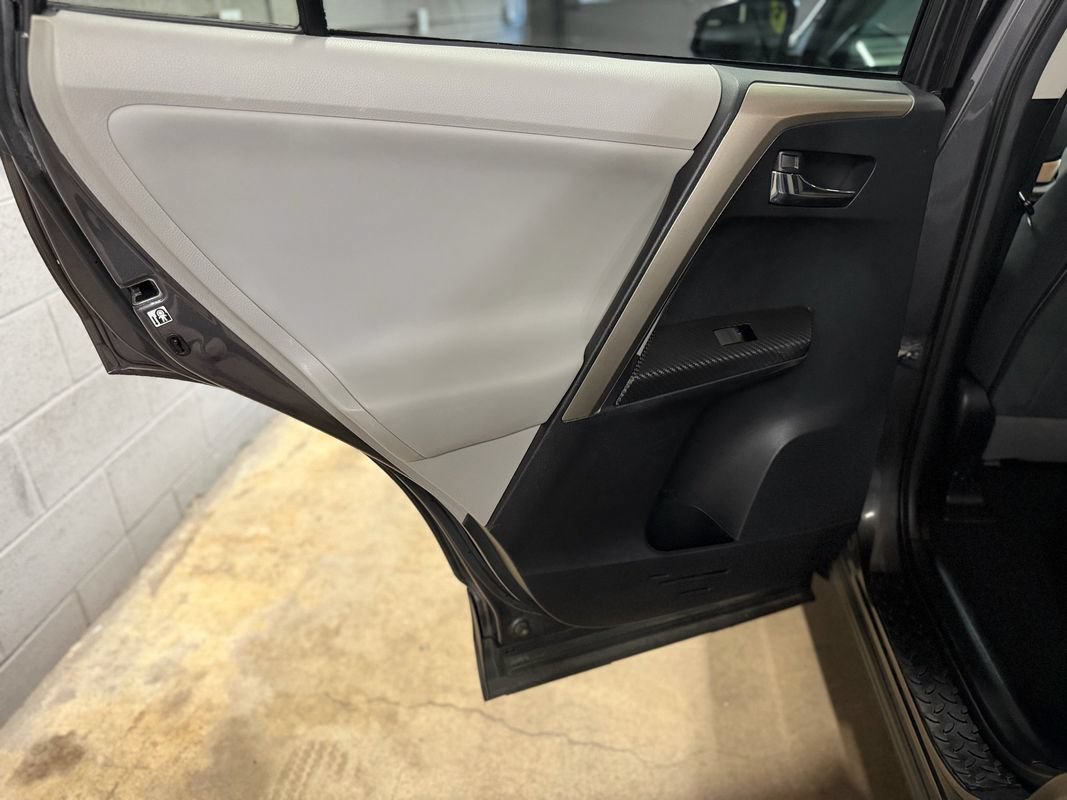 Used 2013 Toyota RAV4 Limited AWD/4WD image 19