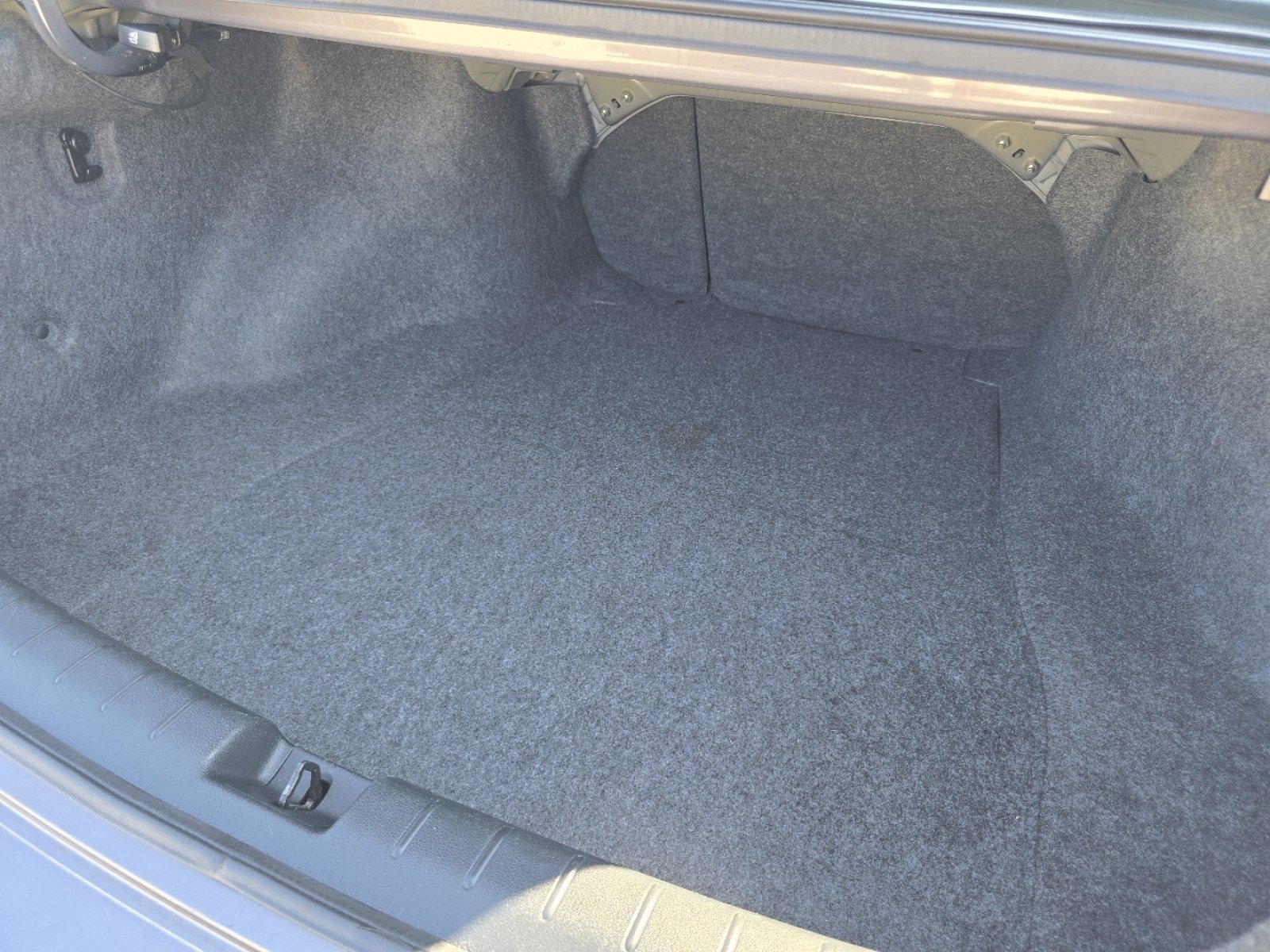 Used 2017 Honda Accord EX-L image 19