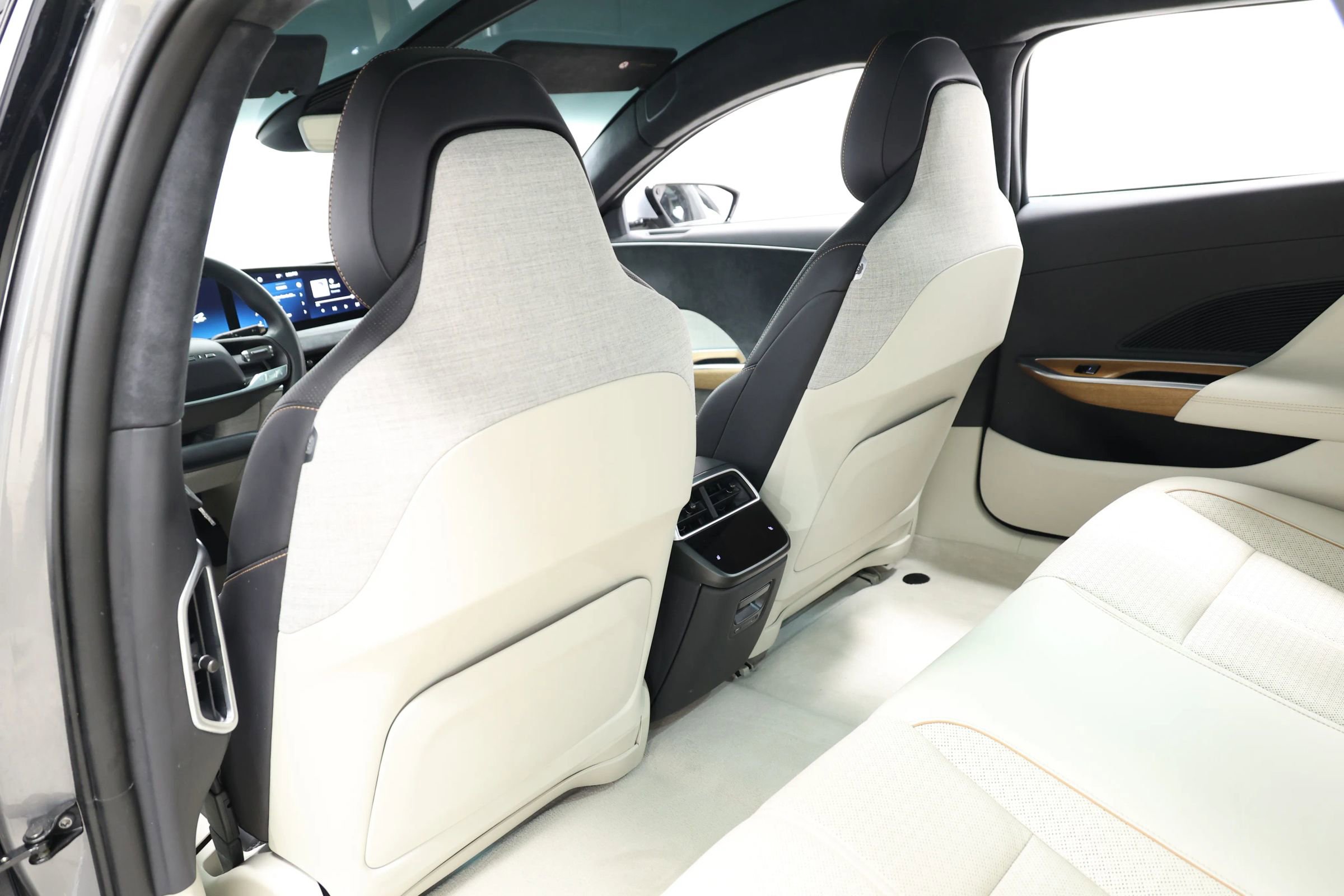 Used 2023 Lucid Air Grand Touring image 54