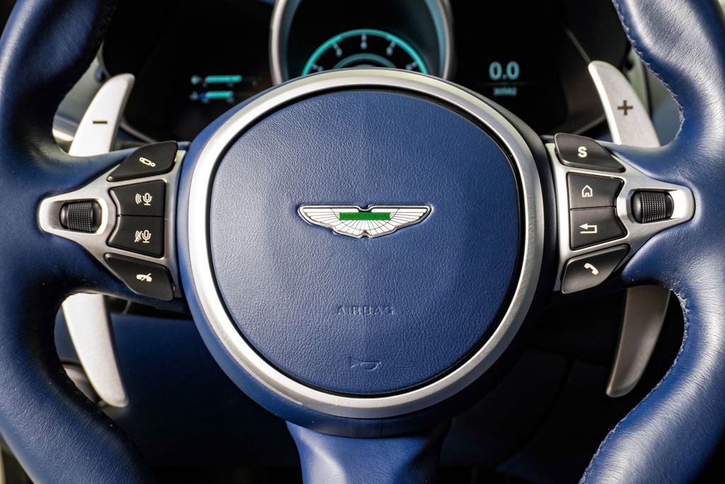 Used 2019 Aston Martin V8 Vantage Coupe image 25