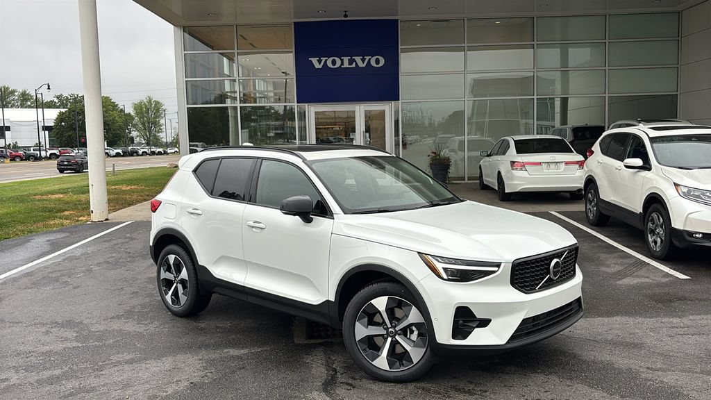 New 2026 Volvo XC40 B5 Plus w/ Protection Package Premier AWD/4WD image 2