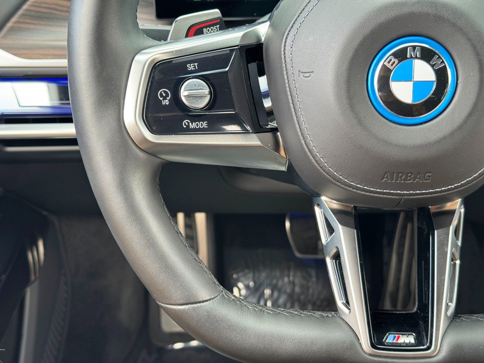 Used 2023 BMW i7 xDrive60 image 22