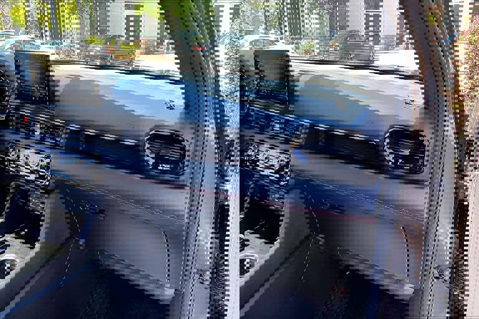 Used 2025 Honda Pilot Black Edition image 19