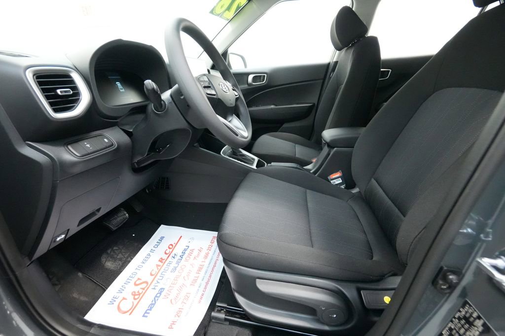 New 2026 Hyundai Venue SE image 14