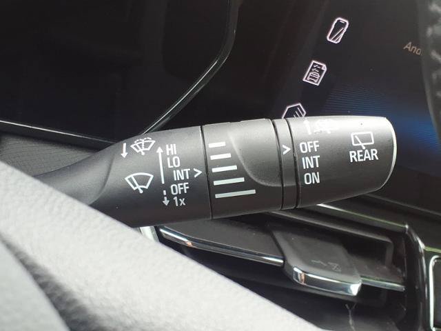 Used 2024 Chevrolet TrailBlazer LT w/ LT Cold Weather Package AWD/4WD image 17