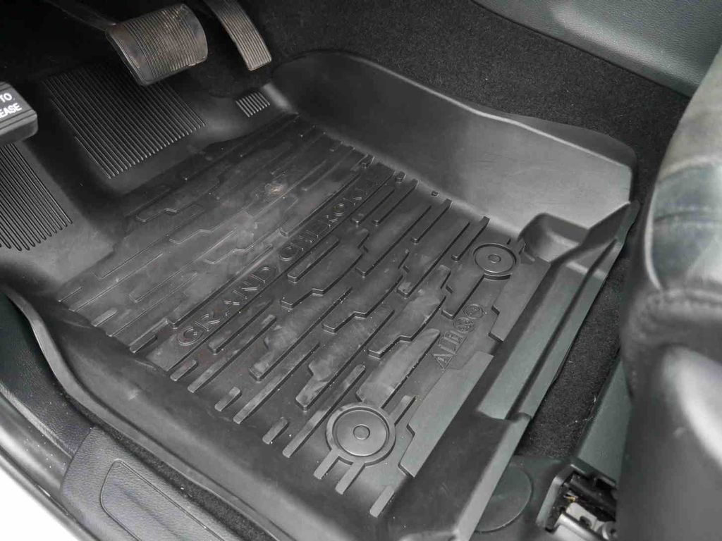 Used 2020 Jeep Grand Cherokee Altitude image 31