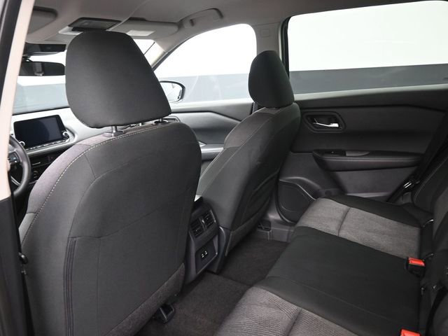 Used 2025 Nissan Rogue SV AWD/4WD image 2