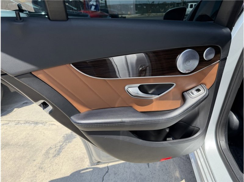 Used 2019 Mercedes-Benz C 300 Sedan image 22