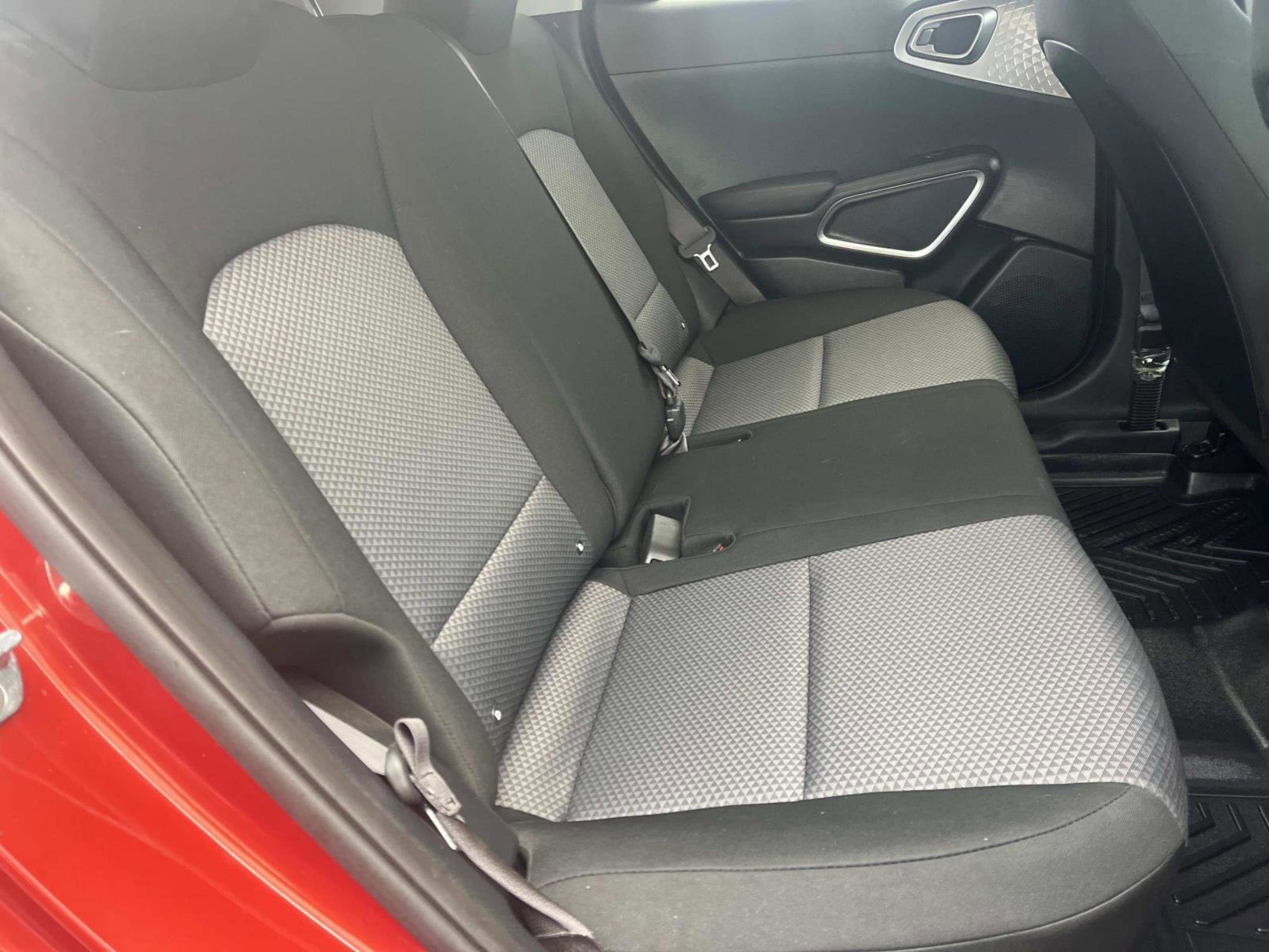 Used 2022 Kia Soul LX image 17