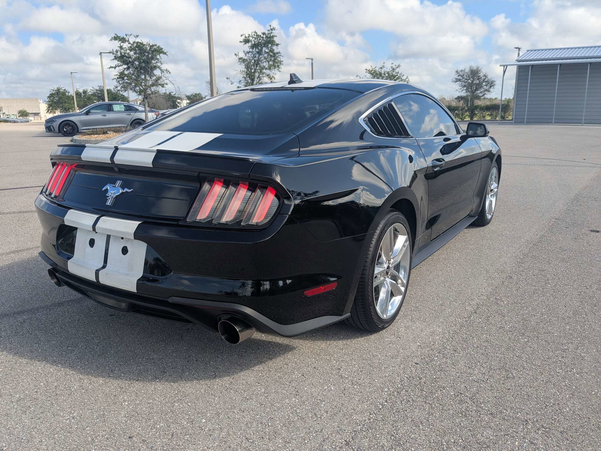 Used 2020 Ford Mustang Premium w/ Equipment Group 201A RWD image 5