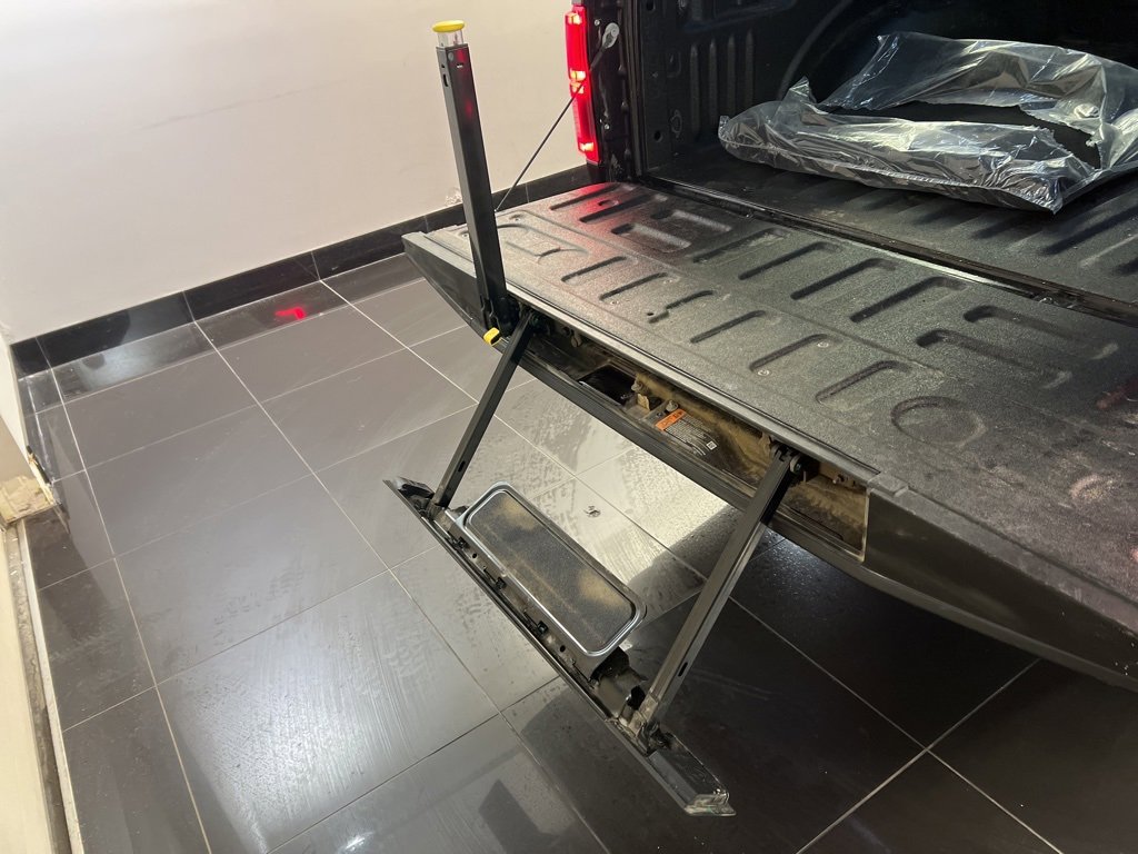 Used 2020 Ford F150 Platinum w/ Equipment Group 701A Luxury image 40