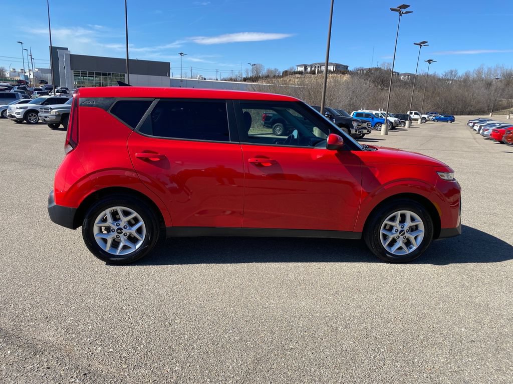 Used 2022 Kia Soul S FWD image 6
