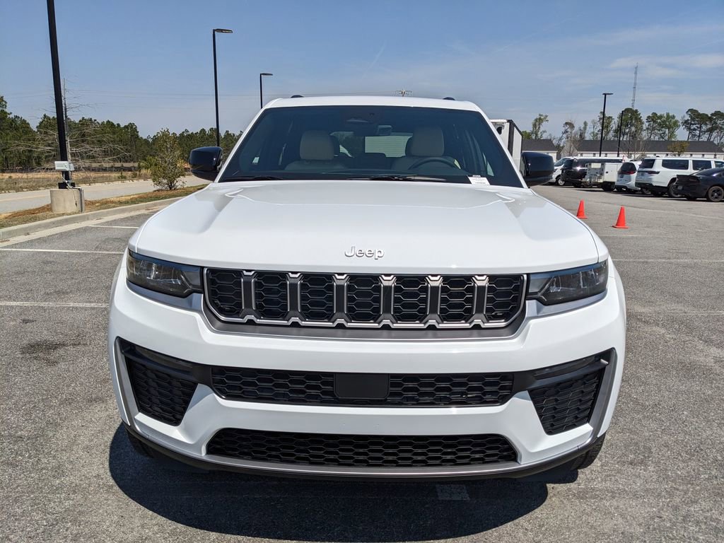 New 2026 Jeep Grand Cherokee Limited RWD image 18
