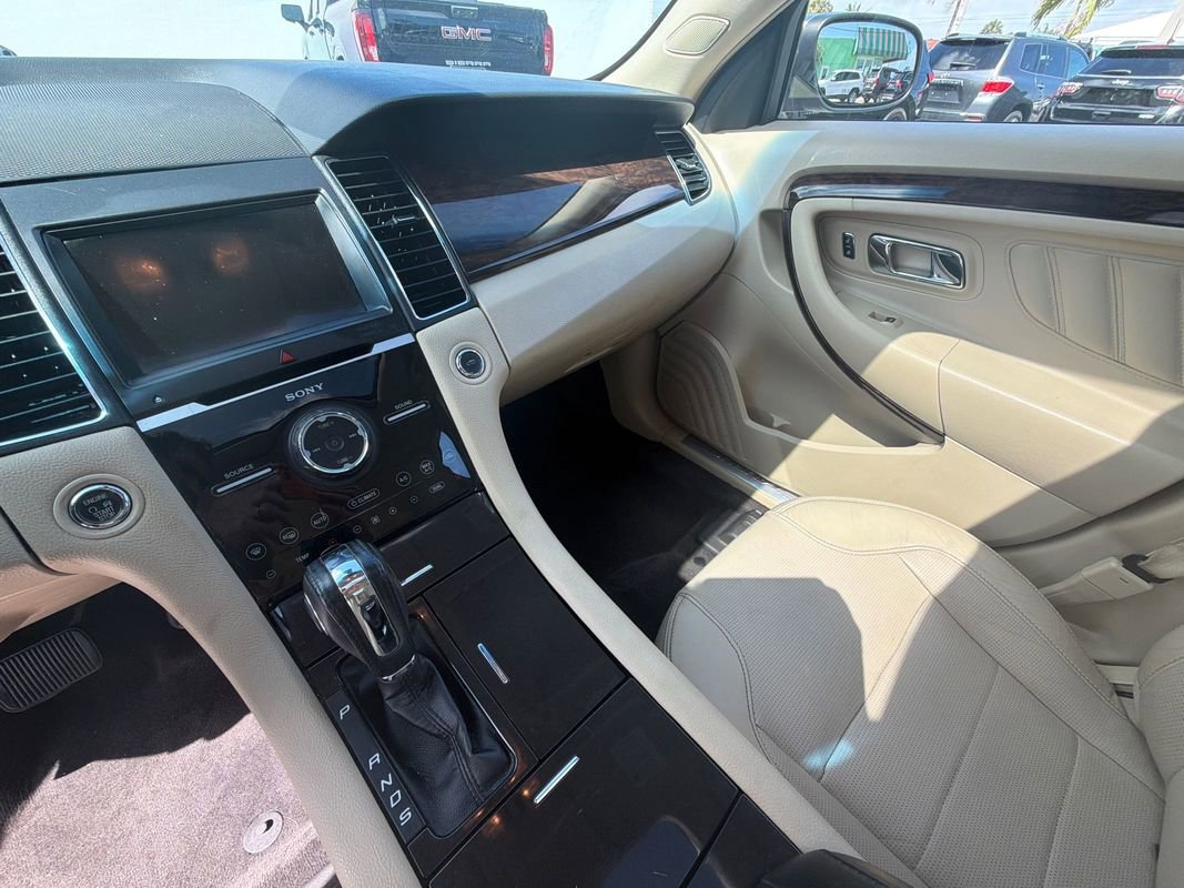Used 2018 Ford Taurus Limited image 21
